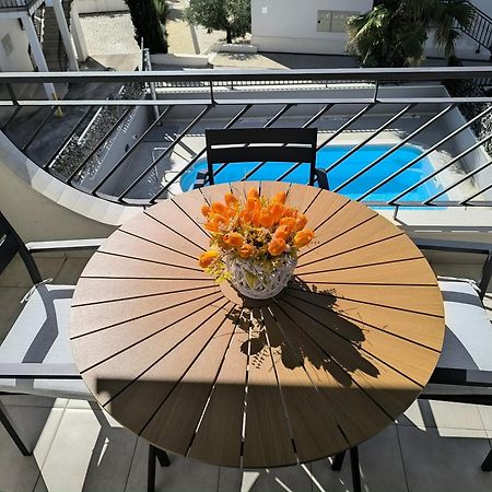 Villa Seaview With Pool - Apartment Yellow Трогир Екстериор снимка