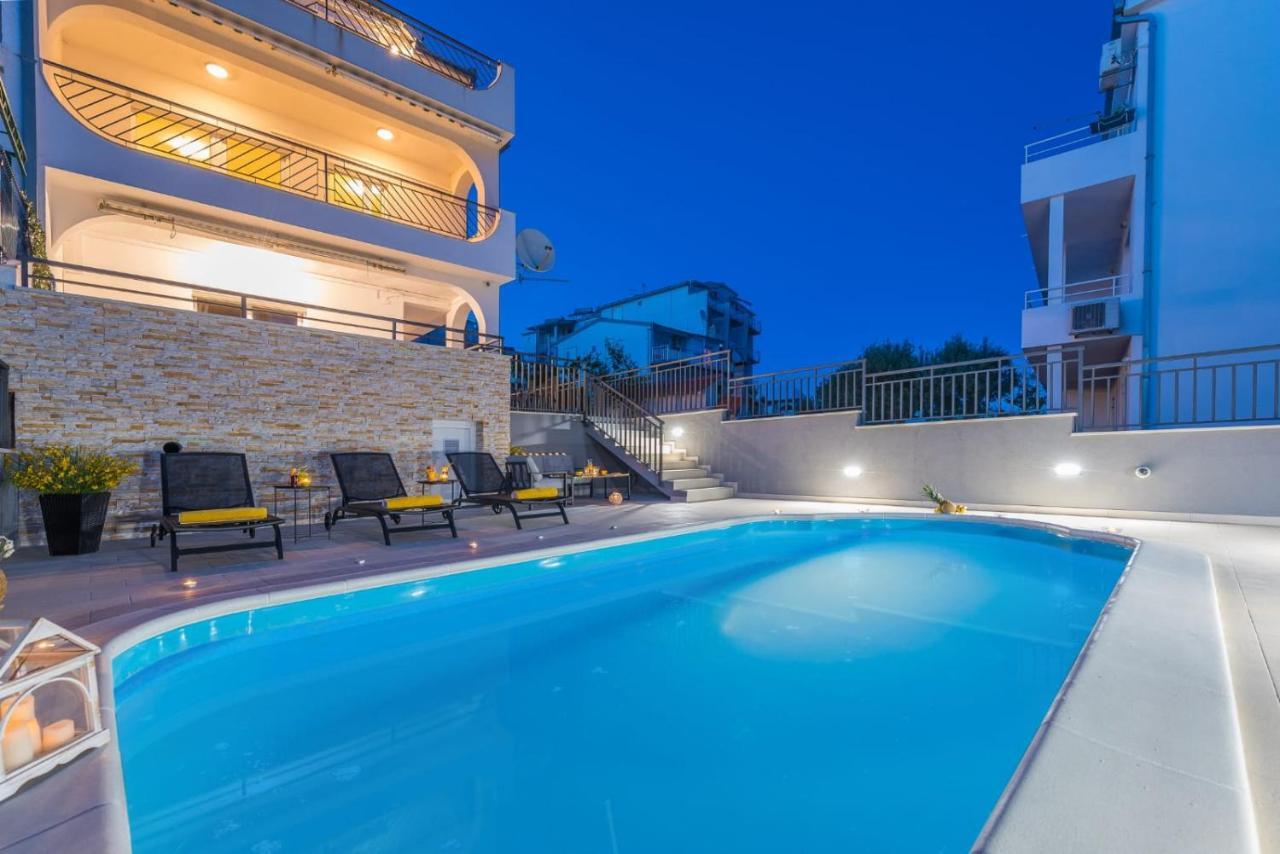Villa Seaview With Pool - Apartment Yellow Трогир Екстериор снимка